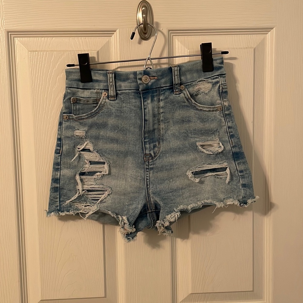 curvy high-rise shortie (jean short)